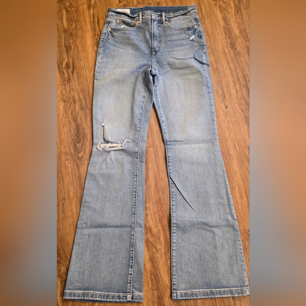 Gap Light Blue Flared Jeans - Picture 2 of 4